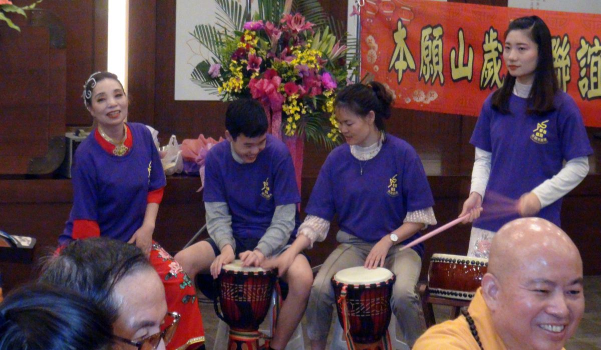 「台中市亞斯伯格症肯納症協進會」陳習珍理事長率領的樂團