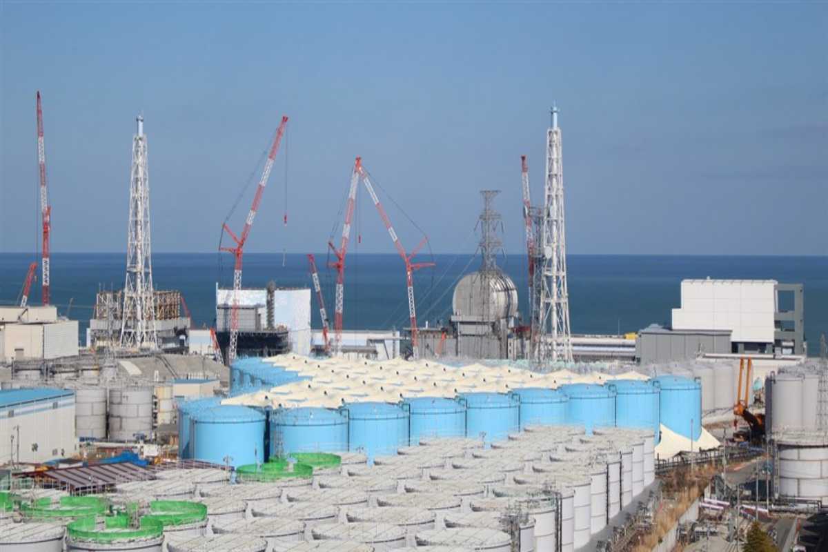 日本政府決議兩年後將福島核廢水稀釋後排入海中，海洋委員會擬在北部海域建置一座核污染浮標即時監測站。圖為福島第一核電廠外放置含氚廢水的儲存槽。（圖取自東京電力控股有限公司網頁tepco.co.jp）
