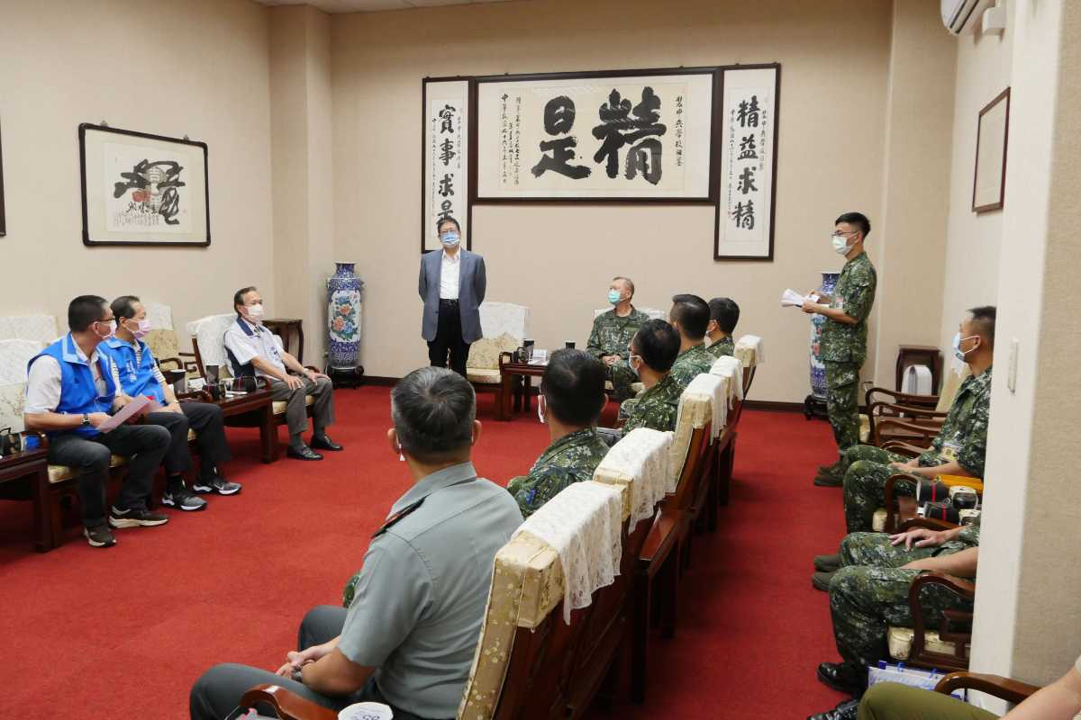 中秋佳節將近 楊文科慰勞國軍弟兄