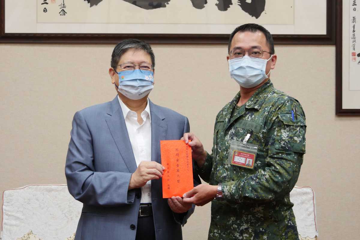 中秋佳節將近 楊文科慰勞國軍弟兄