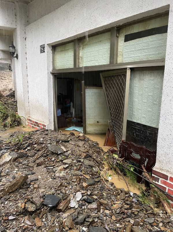 因卡努風災帶來的西南豪雨，導致都達部落居民房子遭土石流侵襲 (4).jpg.jpg
