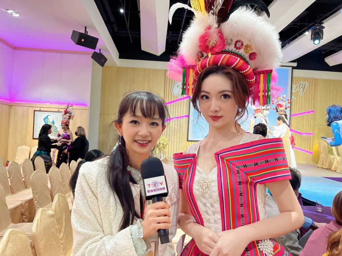 台灣小姐參選佳麗接受記者採訪