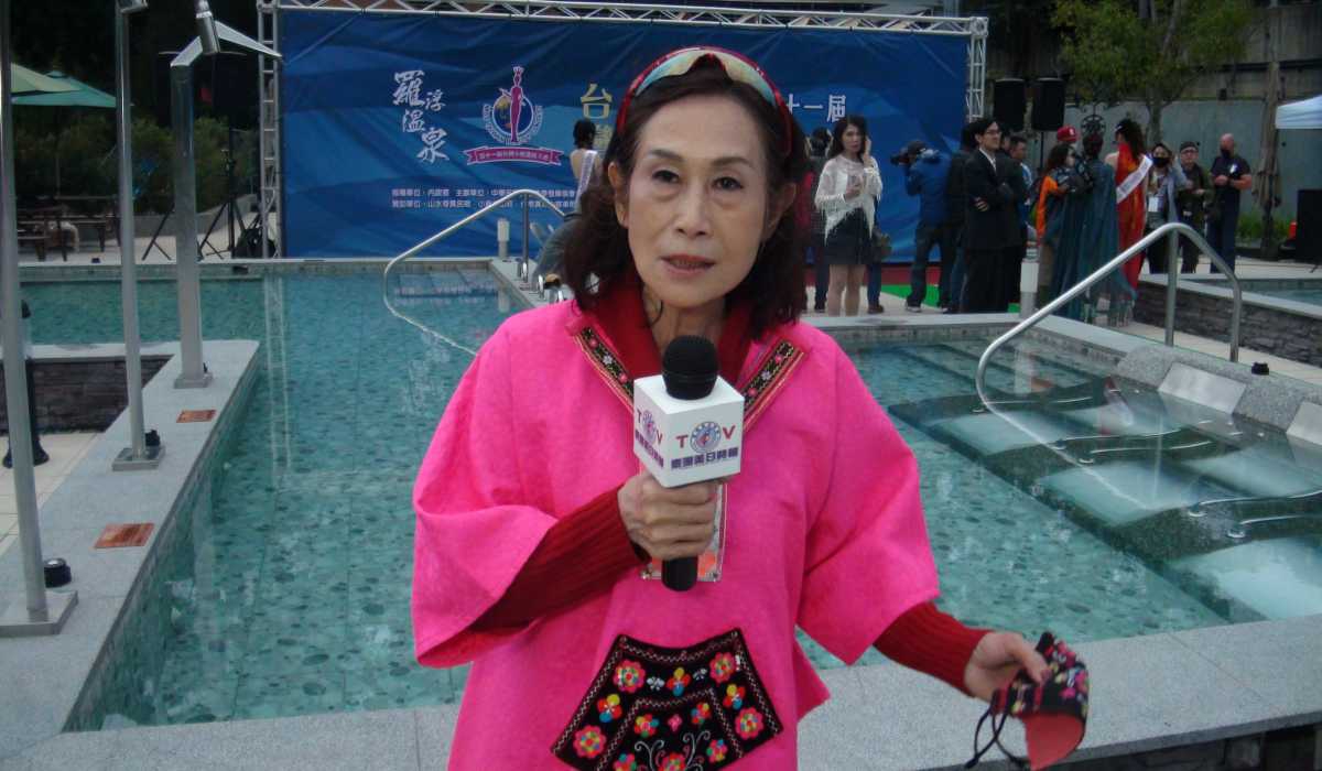服裝設計家 李美花老師接受記者專訪