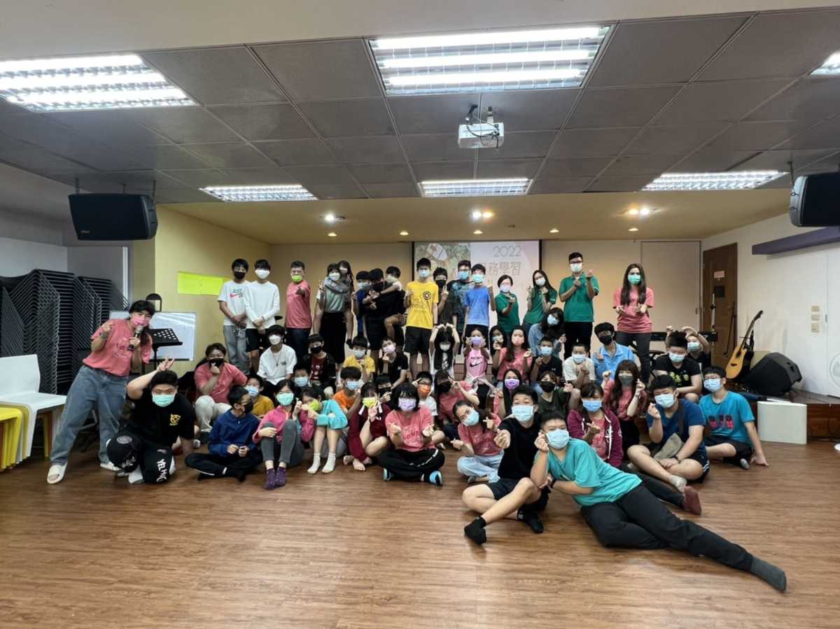 圖一：信望愛-左營青少年辦公室辦理服務學習吸引近50位青年學子參與.jpg.jpg