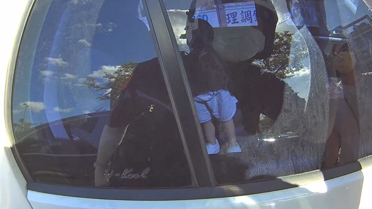家長下車不慎將幼童反鎖車內 警消合力破窗救援
