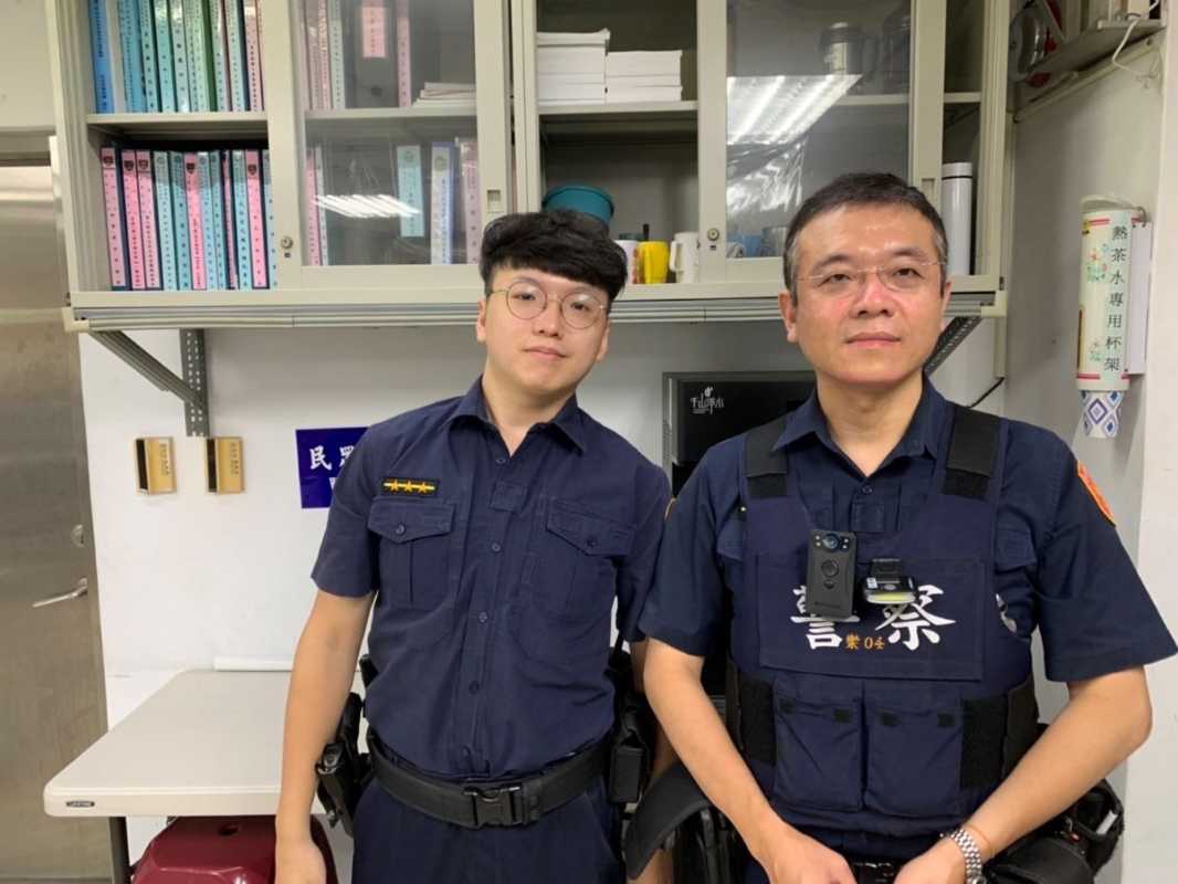 圖說：康樂派出所警員游詠翔(左)，林俊宏(右)