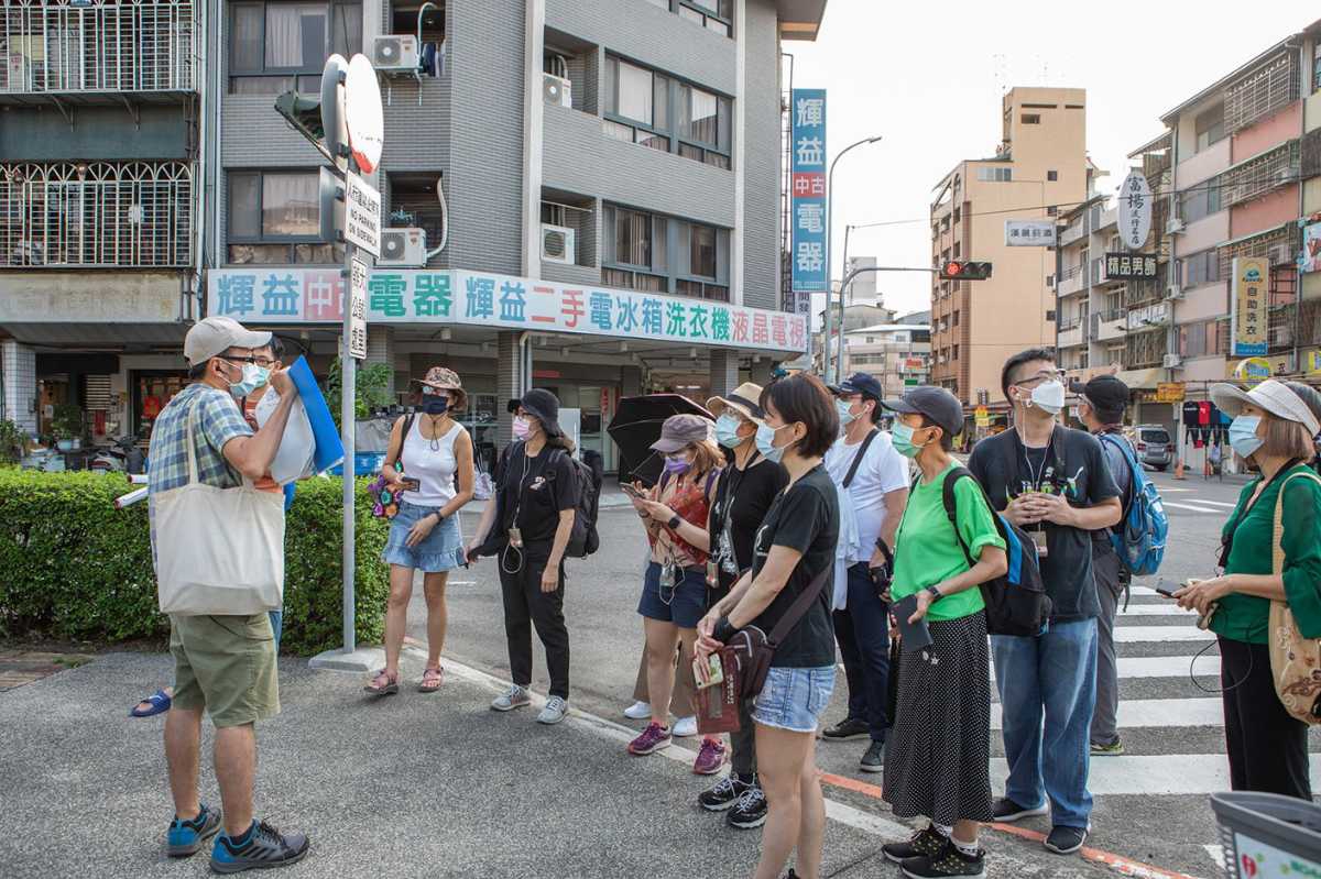 國美館歷年來推出在地走讀活動，民眾報名相當踴躍，圖為去年活動情形.jpg.jpg