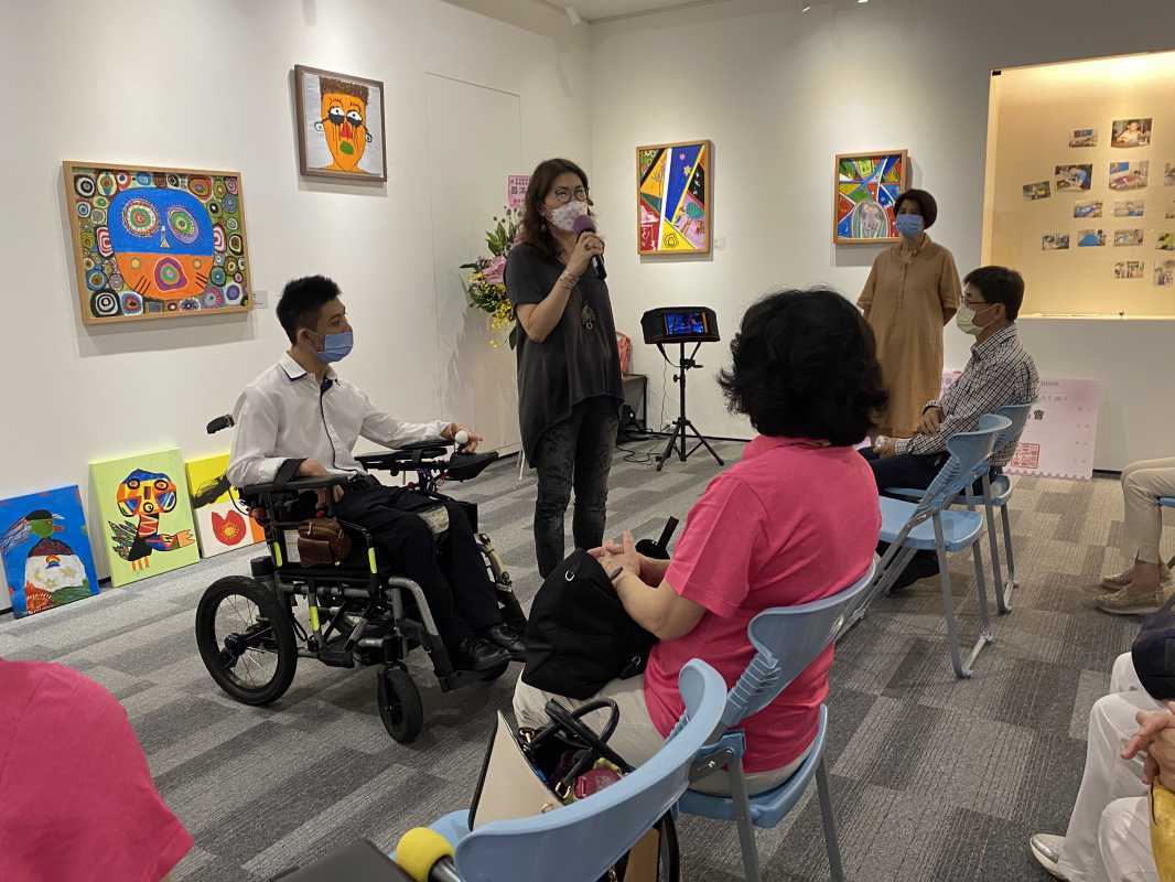 台灣國際職業婦女協會大台中分會捐贈畫圈圈協會助學