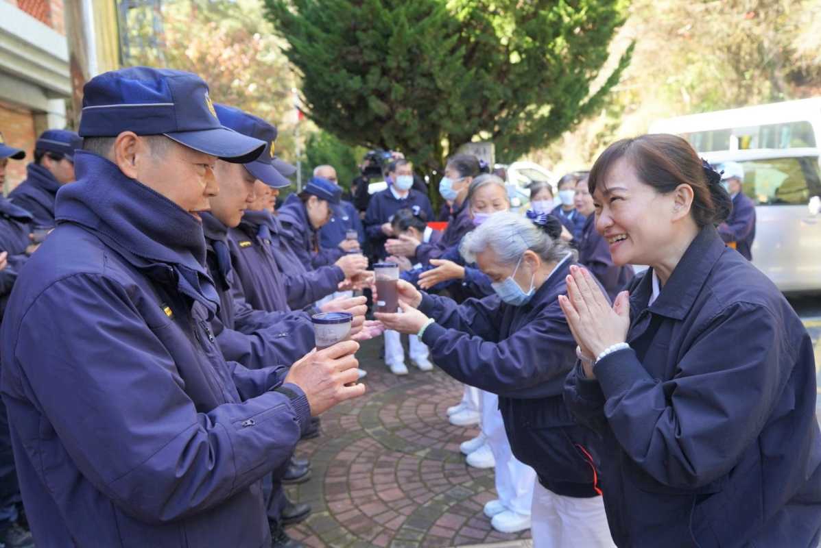 20230107_慈濟與縣警局上合歡山感恩無名英雄 (2).jpg