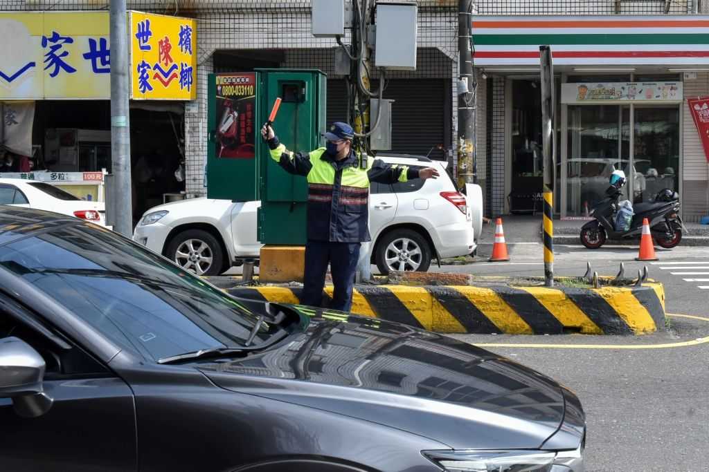 228連假旅遊車潮，潮警加強交通疏導勤務