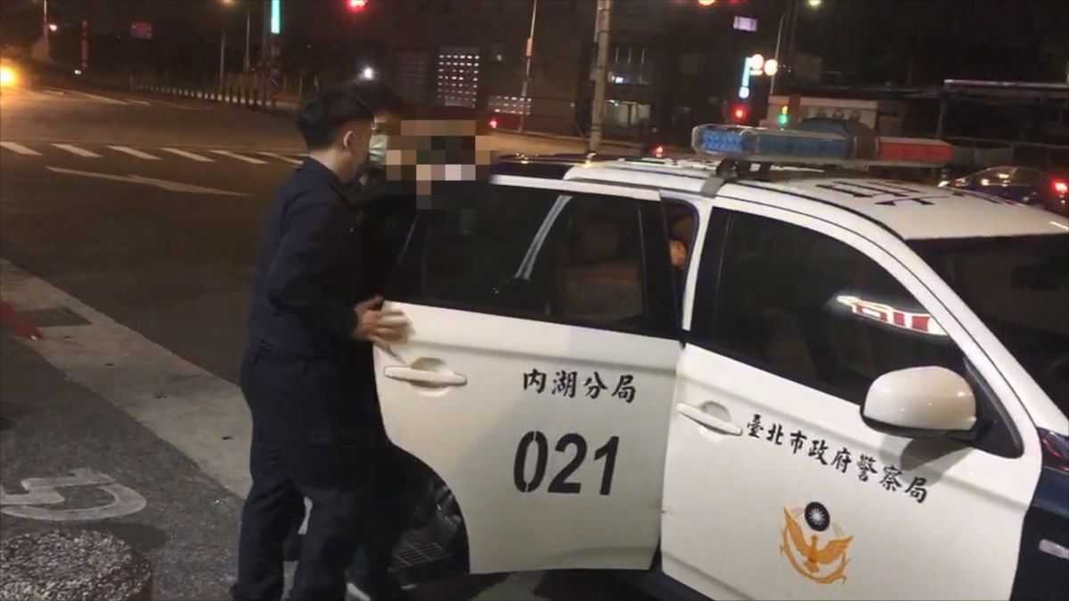 通緝犯見警拔腿就跑 內湖警落實搜身查獲手銬鑰匙