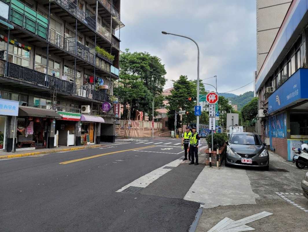 內湖警加強行人安全交通執法，擺脫行人地獄惡名！