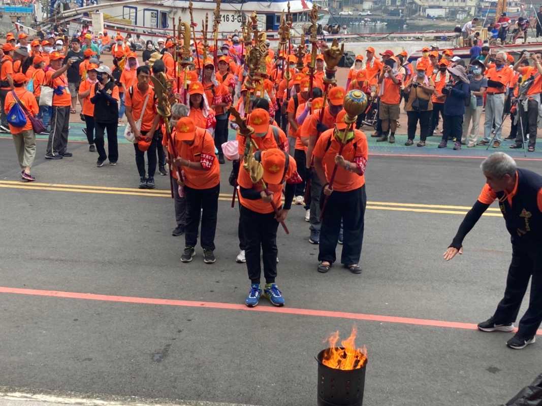 二媽回野柳媽祖洞祭典 欣賞北海岸美景感受信仰力量（記者 范至延 攝）