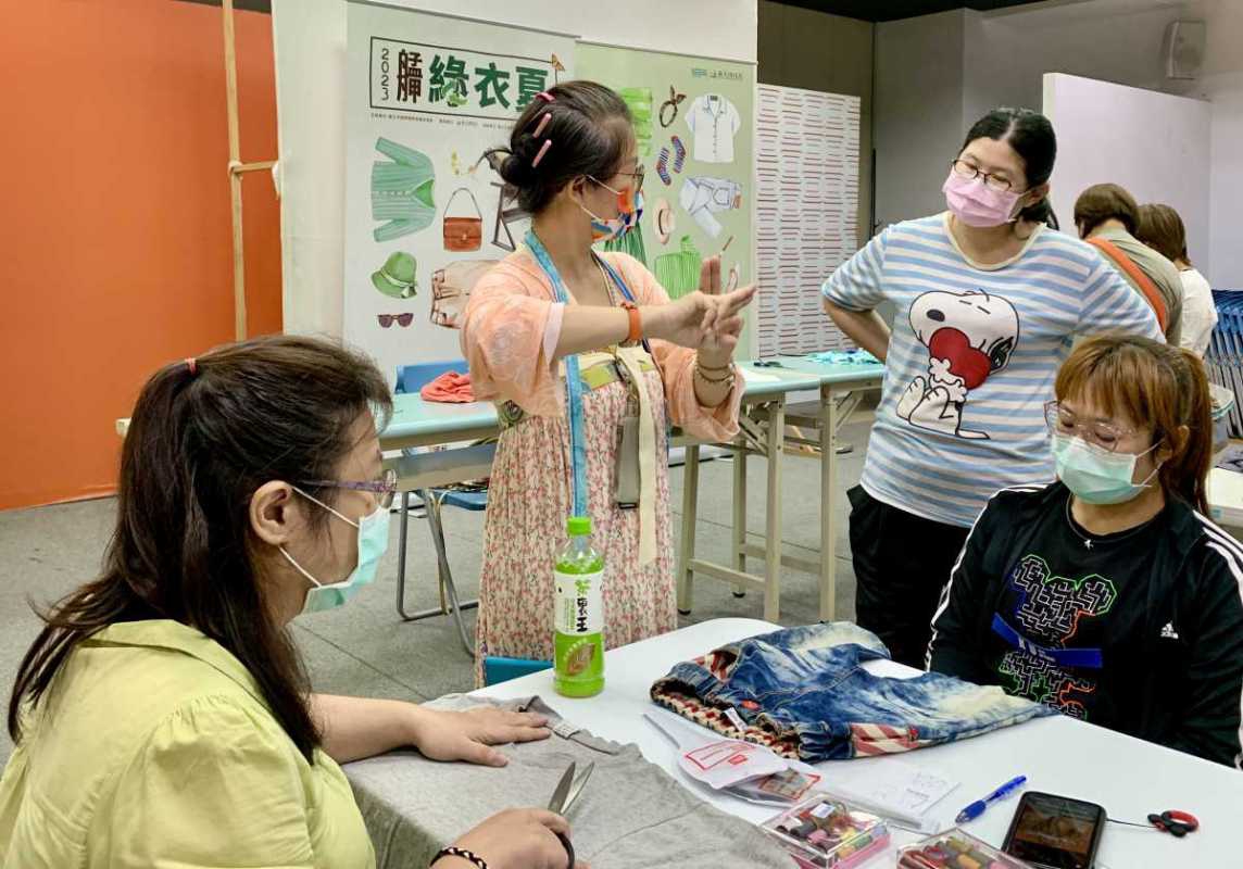 艋舺服飾商圈推出綠衣夏活動 入住指定旅館即可獲得低碳印花T恤一件（圖：台北市艋舺服飾商圈促進會 提供）