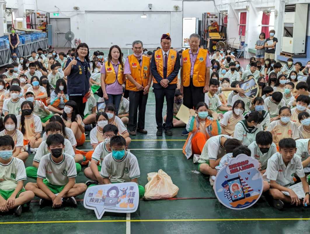 新北反毒、識詐邀請「大家來作伙、你我反詐逗陣走」。（圖/新北市少年警察隊提供）