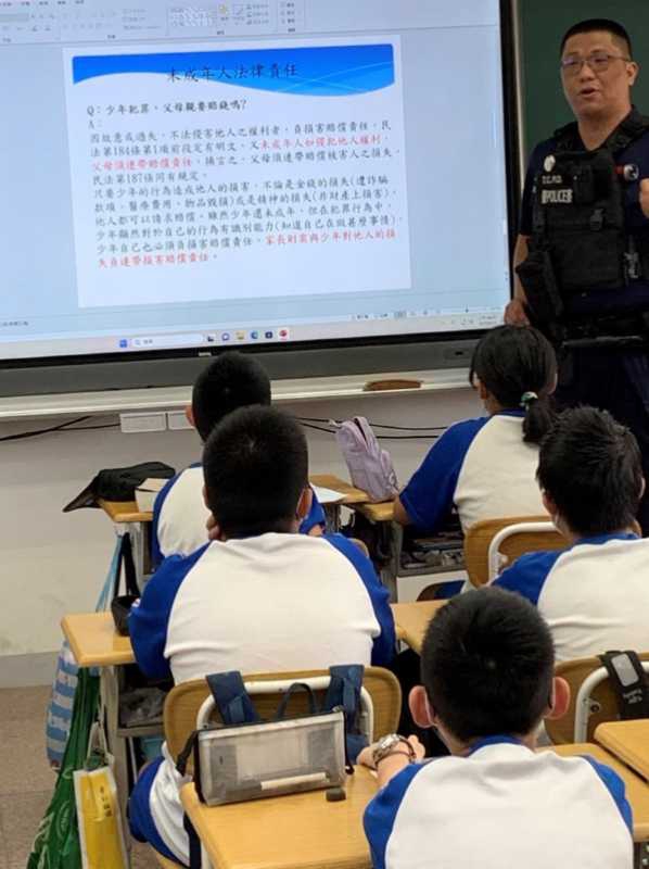 識詐從小做起　內湖分局潭美所警至潭美國小入班宣導