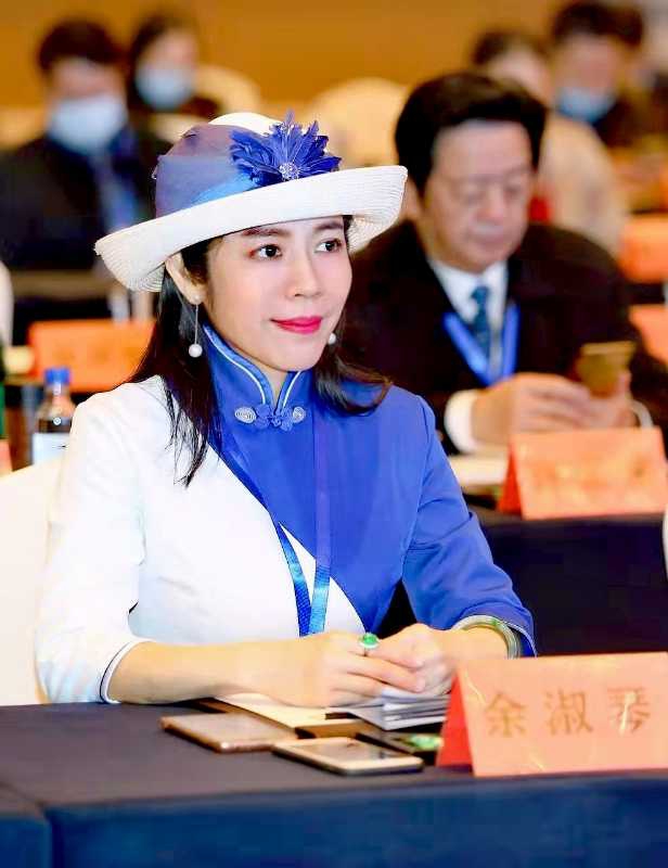 推動兩岸文化對話 旗袍成和平媒介