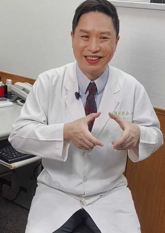 百大良醫家醫科醫師郭威廷提醒，夏季中風、心肌梗塞的患者其實不少，民眾應及早保養。(一清究好芯提供)